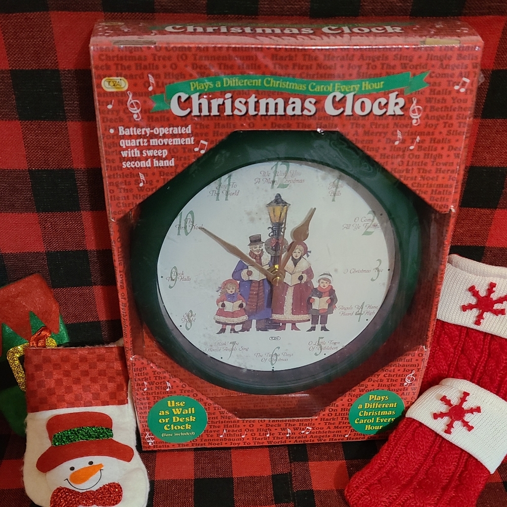 Vintage 8" Quartz Tozai Christmas Clock